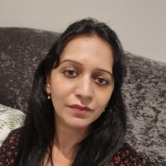 Babysitter in Crawley: Naila