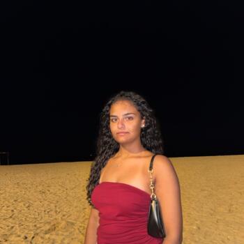 Babysitter em Rio de Mouro: Adriana