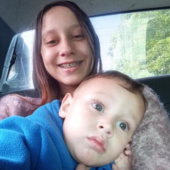 Emprego de babá em Araucária: emprego de babá LETICIA