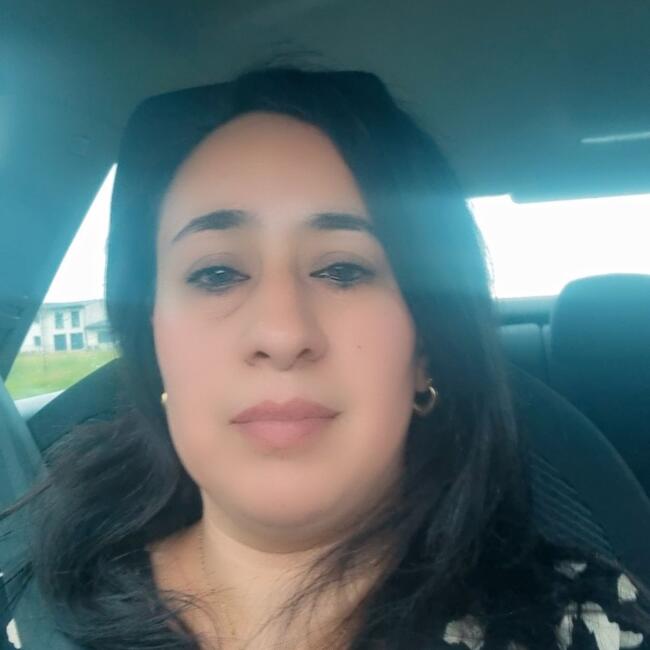 Babysitter in Beaucaire: Naima