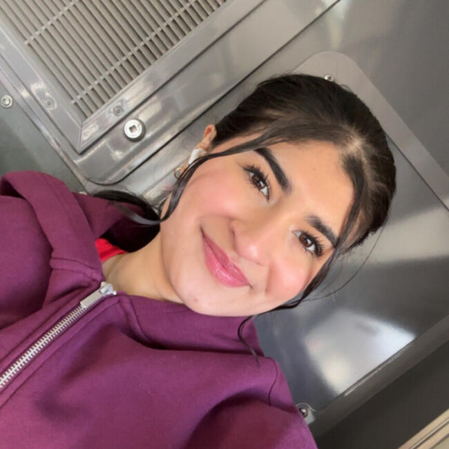 Babysitter in Kamloops: Hirah