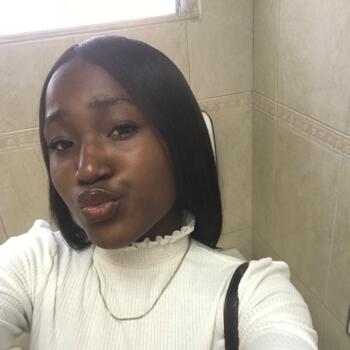 Babysitter in Santo Domingo: Youdeline