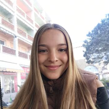 Babysitter in Koper: Lea