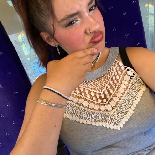 Babysitter in Saint-Amand-les-Eaux: Louisa