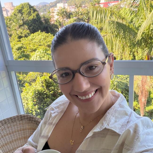 Babysitting job in Pindamonhangaba: Daniella