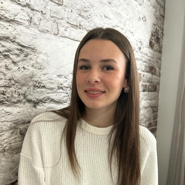 Babysitter in Mulsanne: Naomy