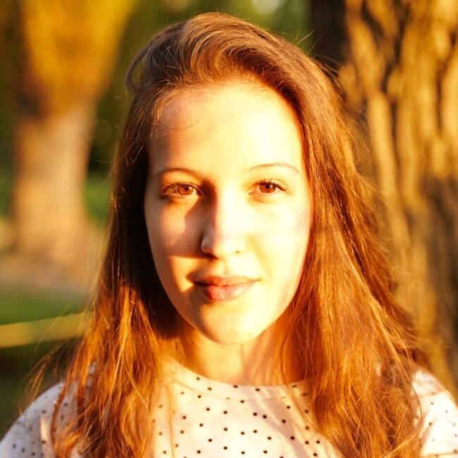 Babysitter in Palau: Ester