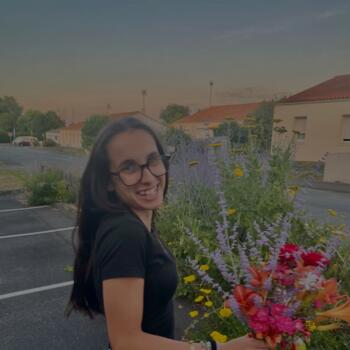 Nanny in Fontenay-le-Comte: Louna