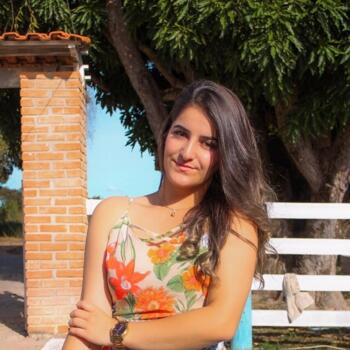 Babysitter in Cambuí: Viviane