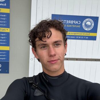 Babysitter in Biarritz: Elliot