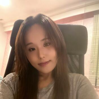 Babysitter in Singapore Island: Claire