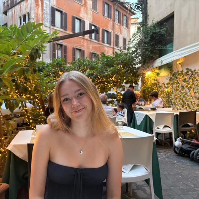 Babysitter in Bristol: Jessica