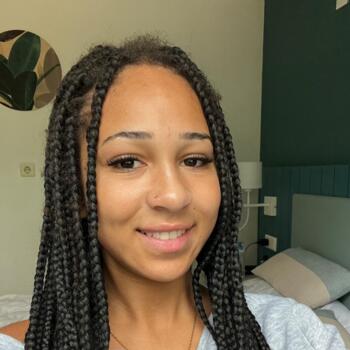 Babysitter in Huldenberg: Laura