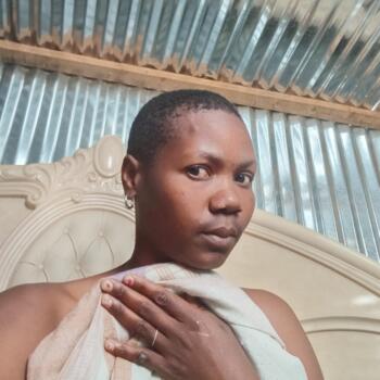 Babysitter in Centurion: Thobekile