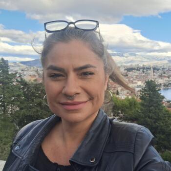 Δουλειά childminder στην περιοχή Βάρη: δουλειά φύλαξης παιδιών Nικολίνα Στρατηγάκη