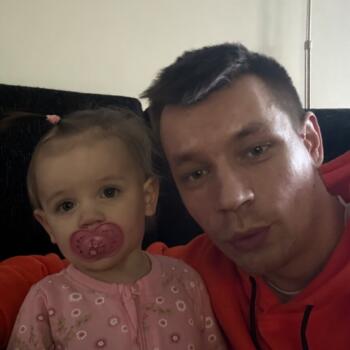 Babysitter Job in Oud-Turnhout: Babysitter Job Miroslav