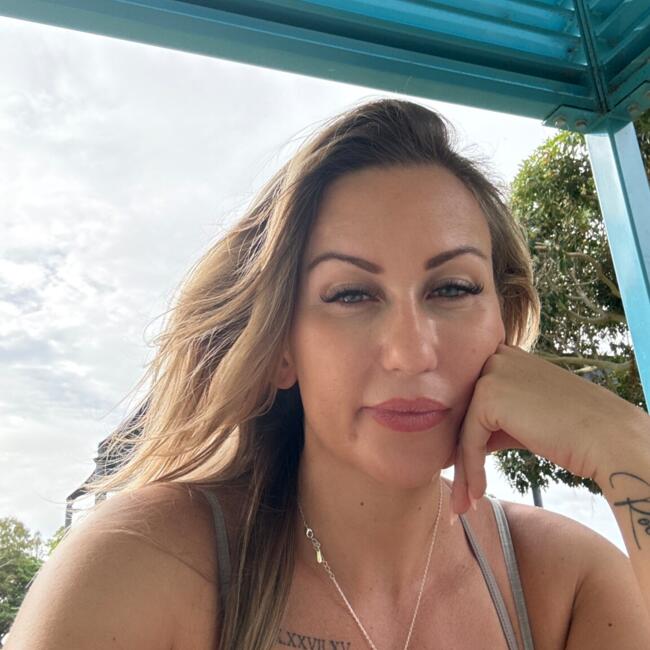 Babysitting job in Gladstone: Amy