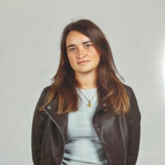 Babysitter in Limay: Alicya