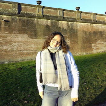 Babysitter in Lennik: Lara