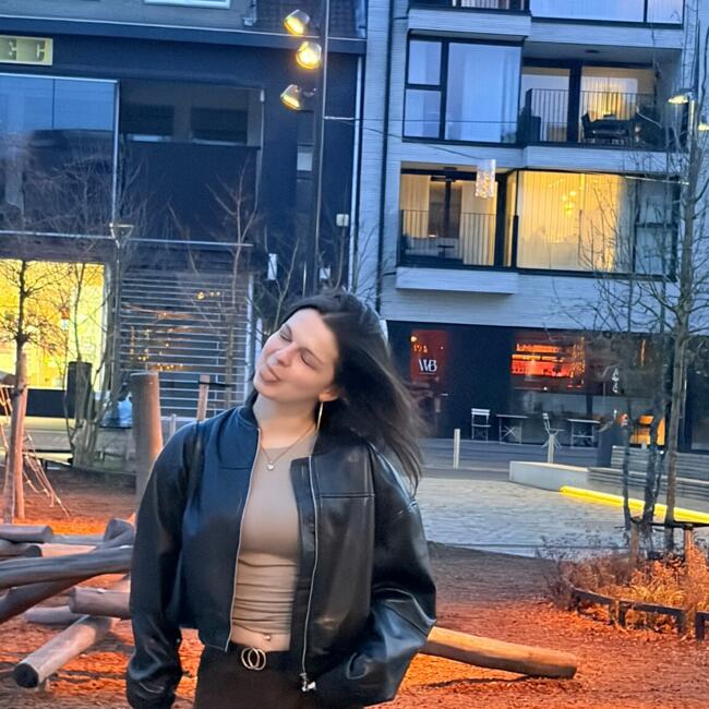 Babysitter in Diest: Kiara