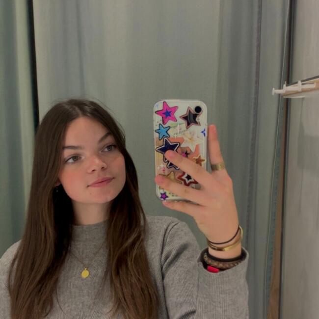 Babysitter in Saint-Brieuc: Enora