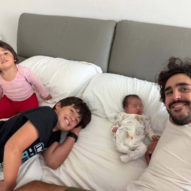 Babysitting job in Bogotá: Cesar Enrique