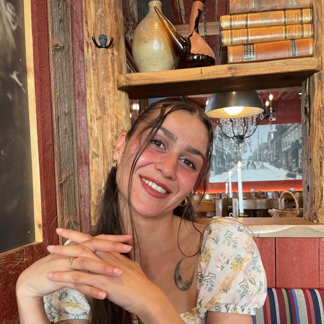 Babysitter em Mem Martins: Mariana