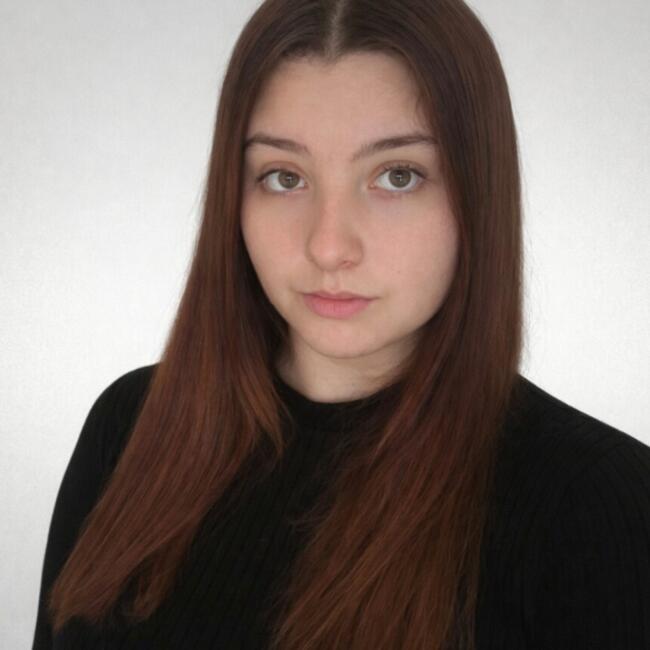 Babysitter in Lunel: Kenza