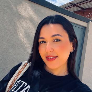 Babá em Japeri: Larissa