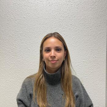 Babysitter in Saint-Genis-Laval: Lisa