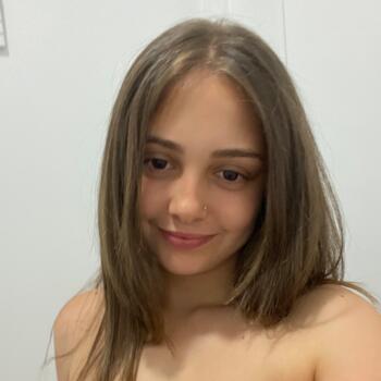 Babysitter em Belas: Cíntia