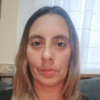 Babysitter in Pilar: Gabriela