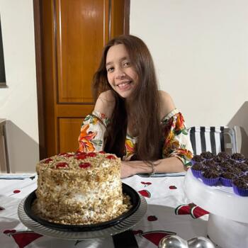 Babysitter in Dourados: Júlia