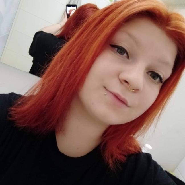 Babysitter in Étalle: Ophélie