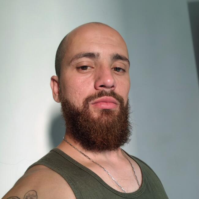 Babysitting job in Forquilhinha: Yan