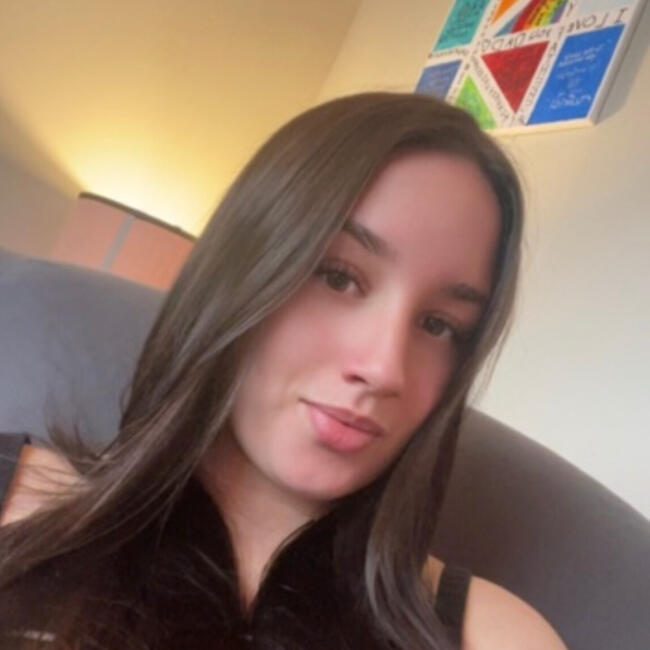 Babysitter in Grand Falls-Windsor: Nikita