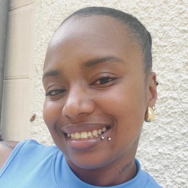 Babysitter in Larochette: Érica Simone