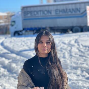 Babysitter Yerevan: Simran