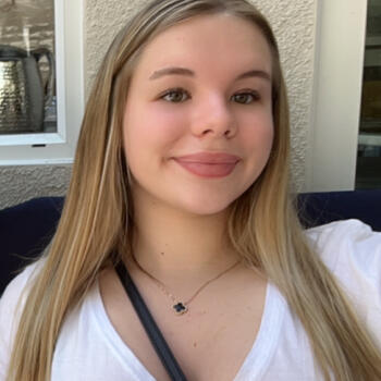 Babysitter in Auckland: Amelie