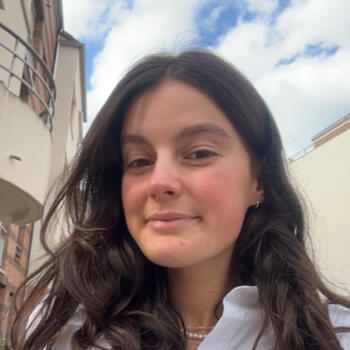 Babysitter in Reims: Violette