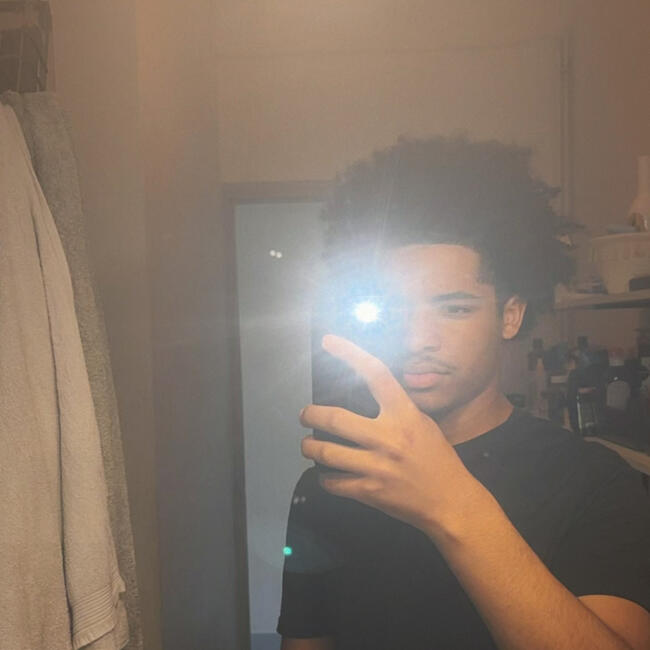 Babysitter in Béziers: Kaïs