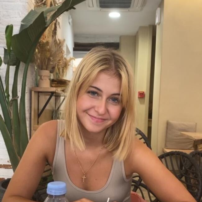 Babysitter in Tours: Fanny-Lou