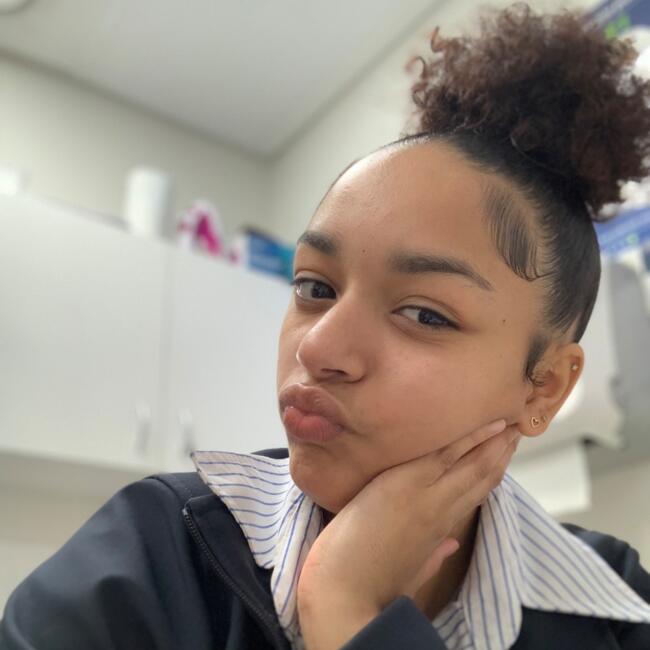 Babysitter in Newlands East: Kiana