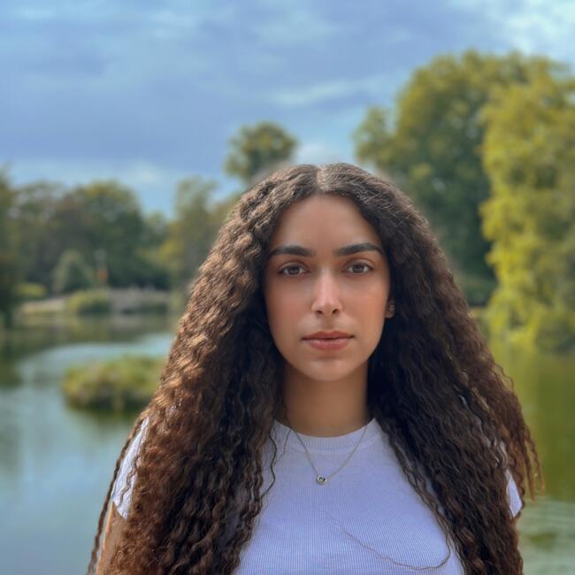 Babysitter in Cheltenham: Cláudia