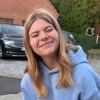 Babysitter Vollezele: Hailey