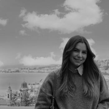 Babysitter in Villefranche-de-Lauragais: Julia