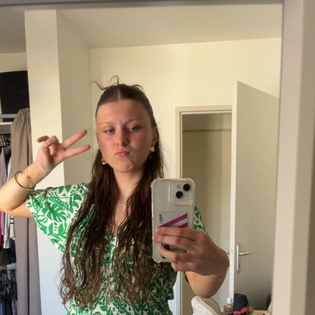 Babysitter in Redon: Yuna