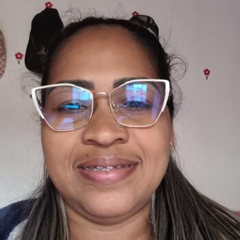 Babysitter in Almirante Tamandaré: Patricia dennys