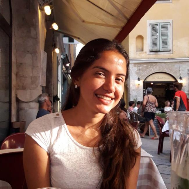 Sequedin 베이비시터: Ana maria