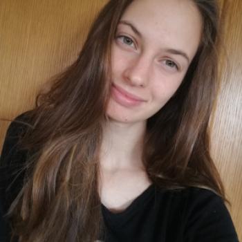 Babysitter Gornji Petrovci: Nina